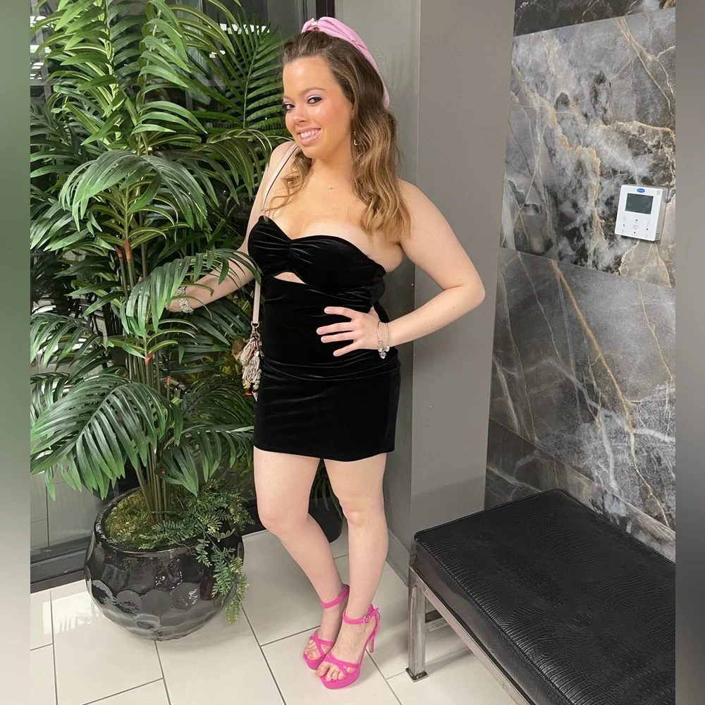 Dress - Picture 4 of 4